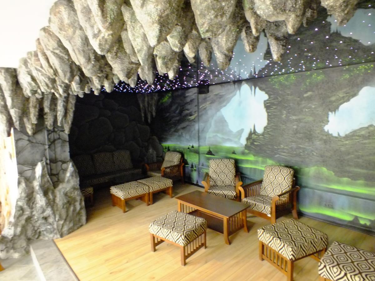 Pirates Hotel